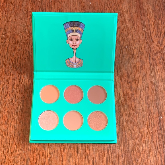 Juvia’s Other - The Nubian by Juvia’s Eyeshadow Palette NEW